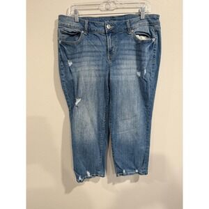 Maurices Capri Jeans Women's 14 Blue Denim Stretch Straight Distressed 5 Pocket